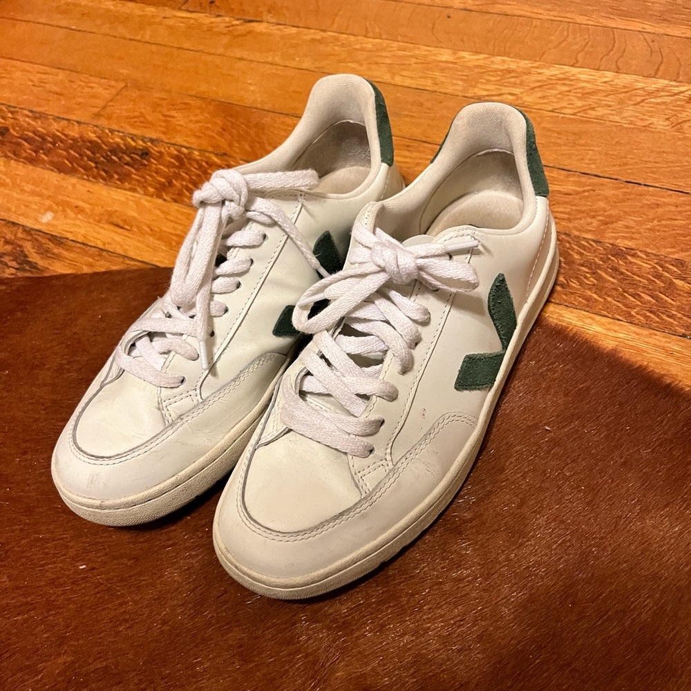 Veja V-12 Extra White Cyprus Sneakers